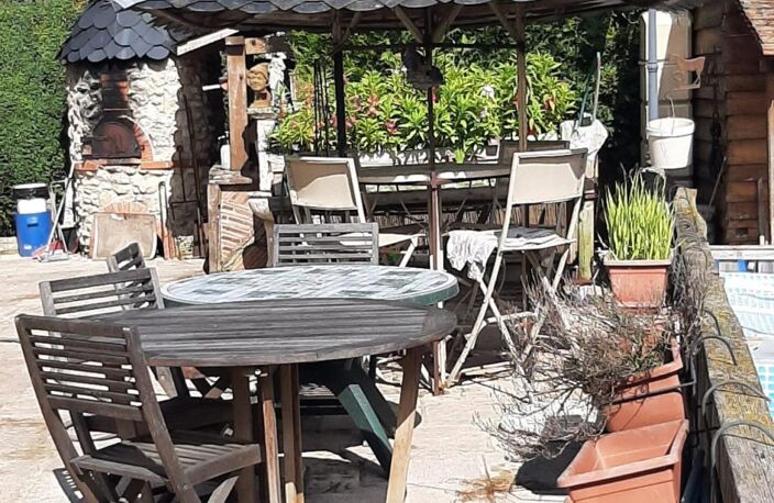 belle maison entre la ville et un beau village — photo 2