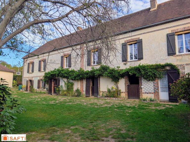 Maison de caractère sur 2175 m² de terrain clos et arboré — photo 1