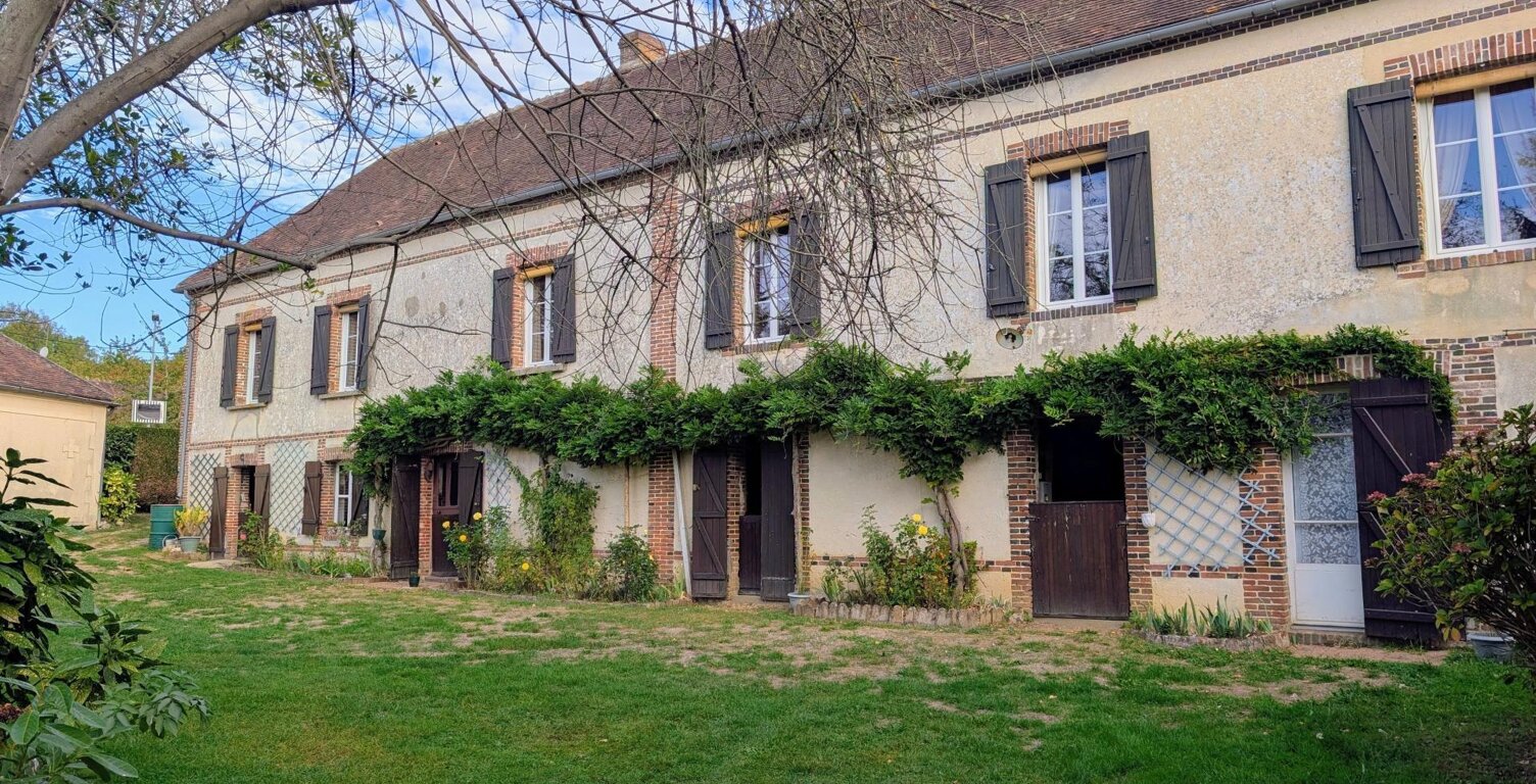 Maison de caractère sur 2175 m² de terrain clos et arboré — photo 1