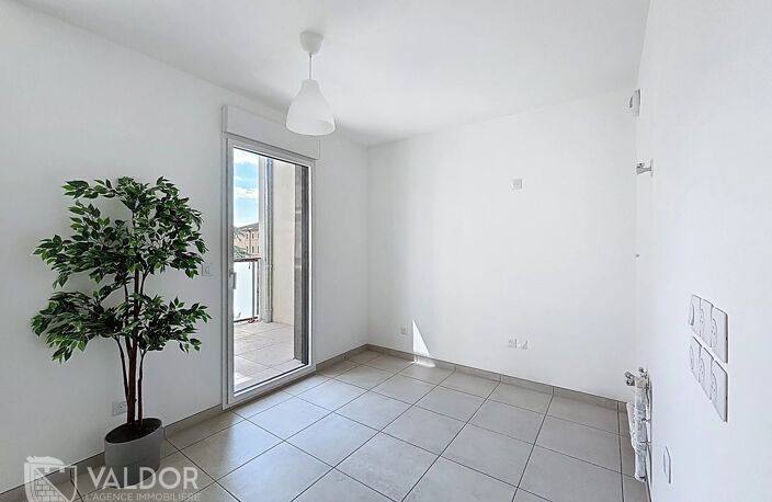 Appartement T4 avec terrasse, box et garage – Hyper centre Villefranche-sur-Saône — photo 2