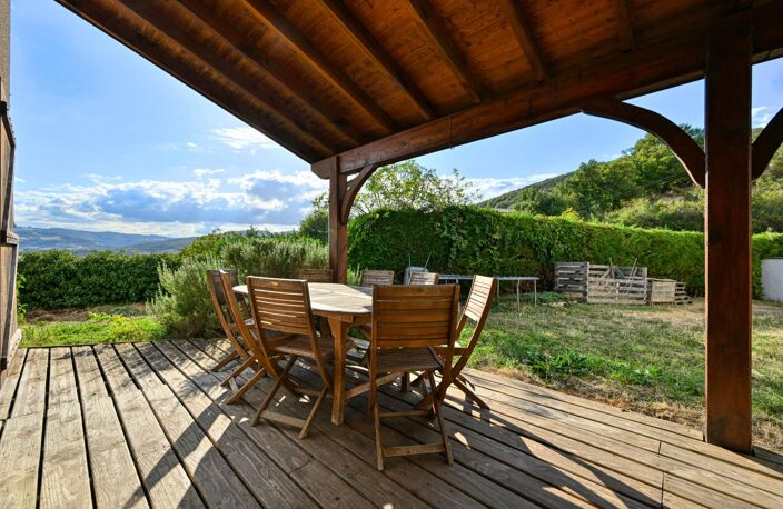 THURINS - Maison familiale individuelle de 196 m² habitables avec 6 chambres  Terrain de 550 m² — photo 3