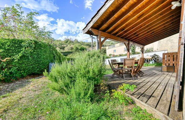 THURINS - Maison familiale individuelle de 196 m² habitables avec 6 chambres  Terrain de 550 m² — photo 4