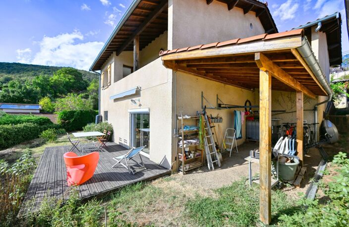 THURINS - Maison familiale individuelle de 196 m² habitables avec 6 chambres  Terrain de 550 m² — photo 5