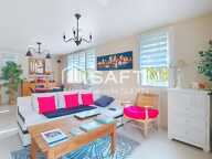 Maison chaleureuse, cadre verdoyant, vie de famille paisible — photo 2