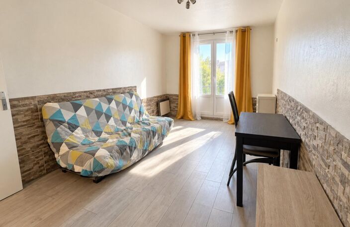 STUDIO MEUBLÉ 20.87m²  LONS — photo 3