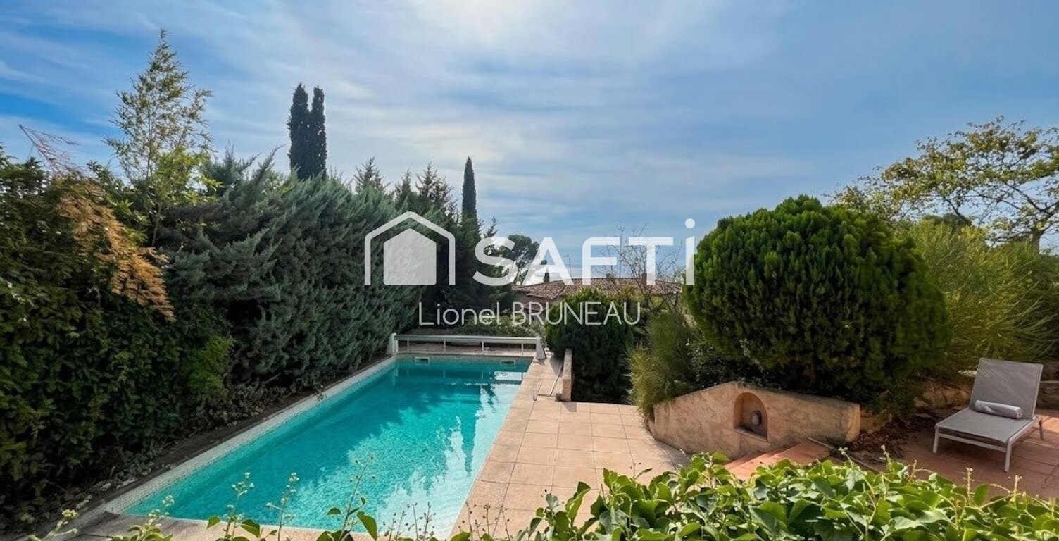 Vue mer d'exception à Sanary-sur-Mer : villa lumineuse de 135 m², grande piscine et jardin arboré, au calme absolu proche des plages. — photo 1