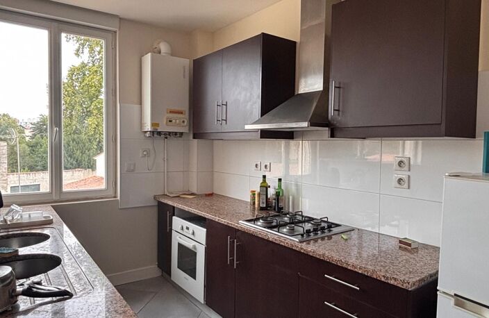 BEAU T3 TRAVERSANT DE 73m² - DERNIER ETAGE - PETITE COPROPRIETE — photo 2