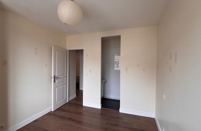BEAU T3 TRAVERSANT DE 73m² - DERNIER ETAGE - PETITE COPROPRIETE — photo 4