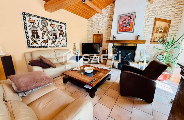 MAISON EN PIERRE PLEINE DE CHARME - 2 CH RDC - 2 CH ETAGE - JARDIN- 2 GARAGES — photo 2
