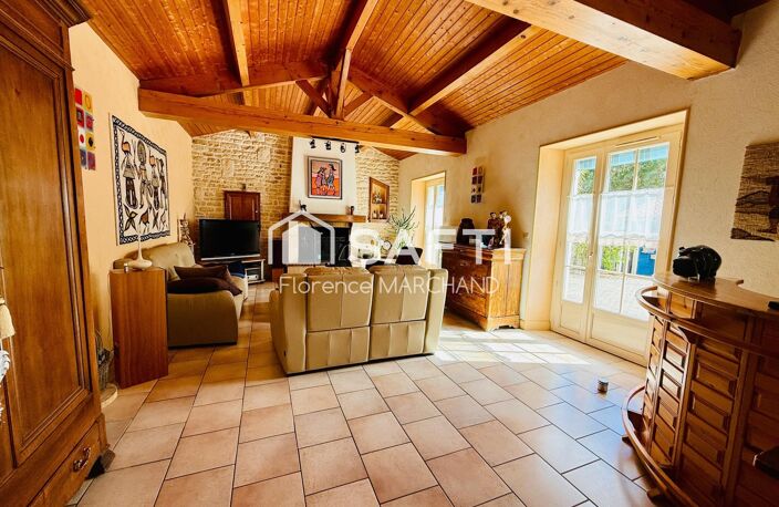 MAISON EN PIERRE PLEINE DE CHARME - 2 CH RDC - 2 CH ETAGE - JARDIN- 2 GARAGES — photo 3