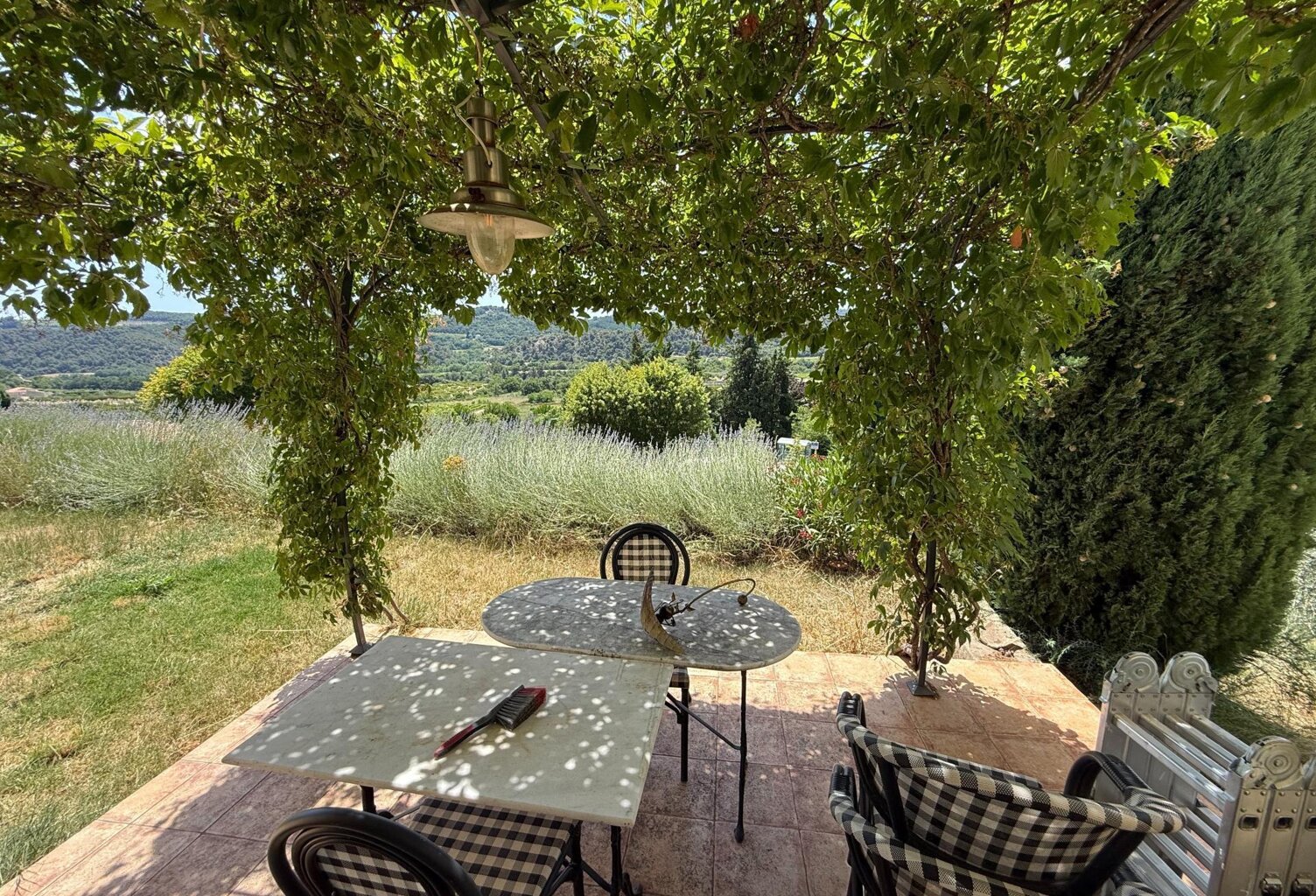 VILLAGE PRISÉ en DRÔME PROVENCALE, — photo 1