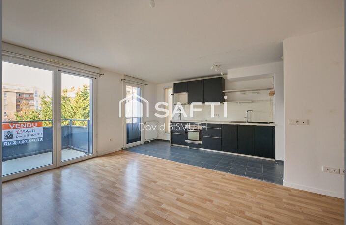 APPARTEMENT 4 PIÈCES  80 M²  3 CHAMBRES  BALCON  PARKING SOUS-SOL — photo 2