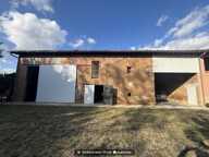 Corps de ferme à rafraichir, avec deux hangars — photo 2