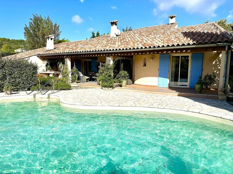 Villa — photo 1