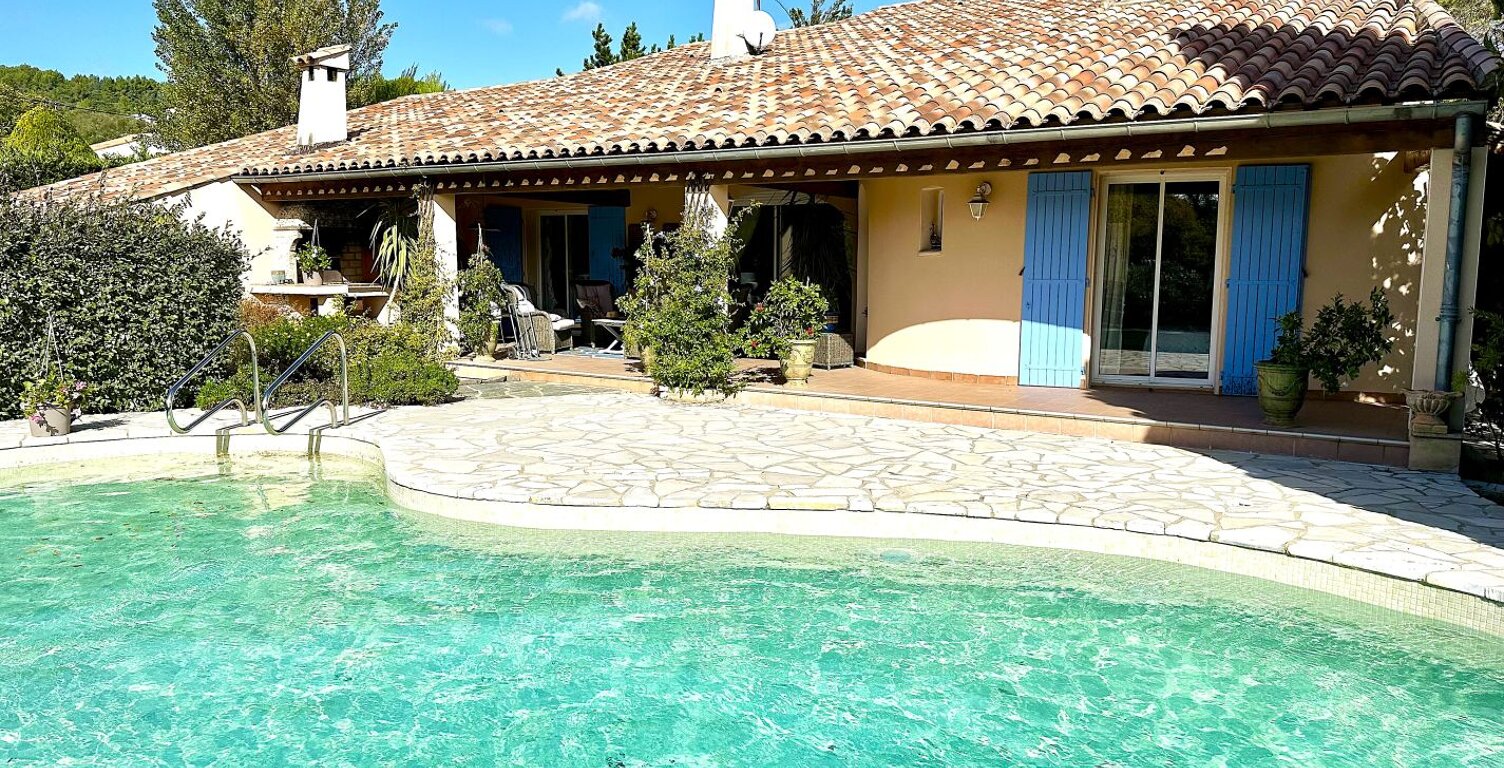 Villa — photo 1