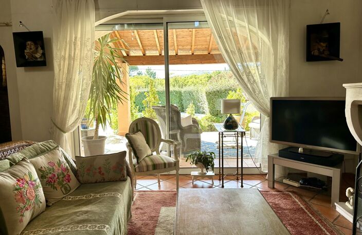 Villa — photo 4