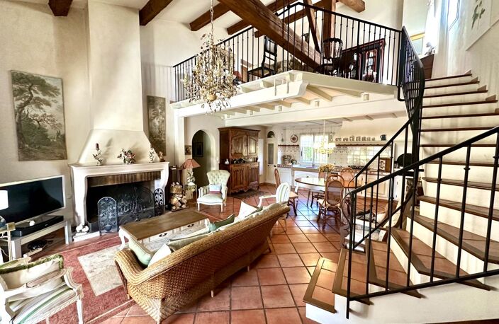 Villa — photo 5