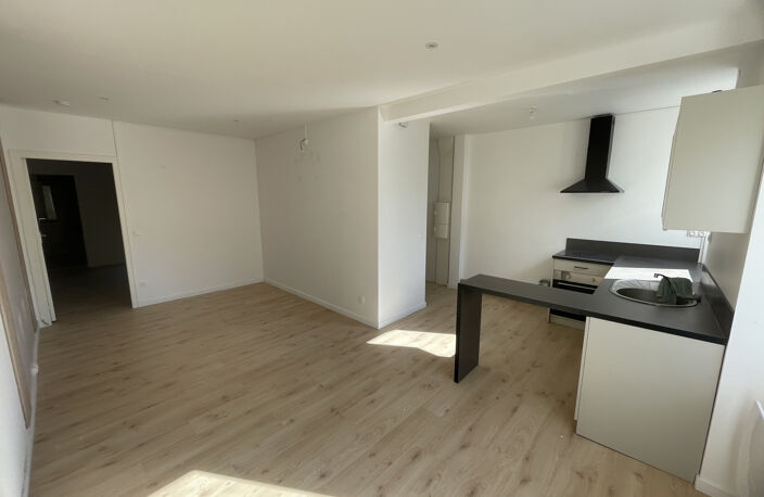REIMS, secteur Courlancy, type 2 refait à neuf — photo 3