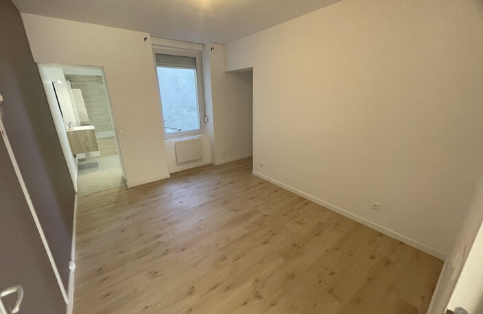 REIMS, secteur Courlancy, type 2 refait à neuf — photo 5