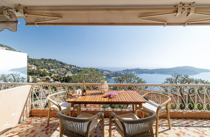 VILLEFRANCHE SUR MER - Corne d’Or - Magnifique 3 pièces entièrement rénové dispo — photo 3