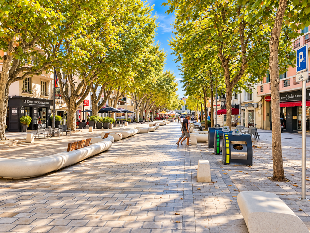 MARTIGUES   EMPLACEMENT D'EXCEPTION SUR LE COURS DU 4 SEPTEM — photo du bien