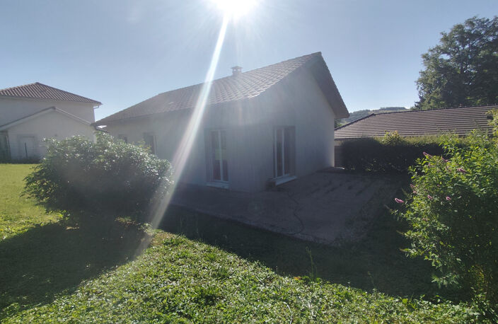 À Villages Du Lac De Paladru, villa de plain pied 4 pièces — photo 2