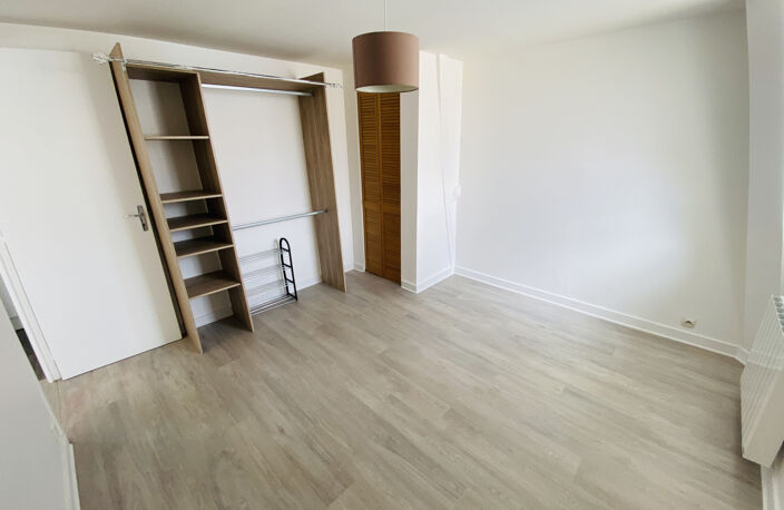 POITIERS centre-ville - Quartier St Pierre le Puellier — photo 5