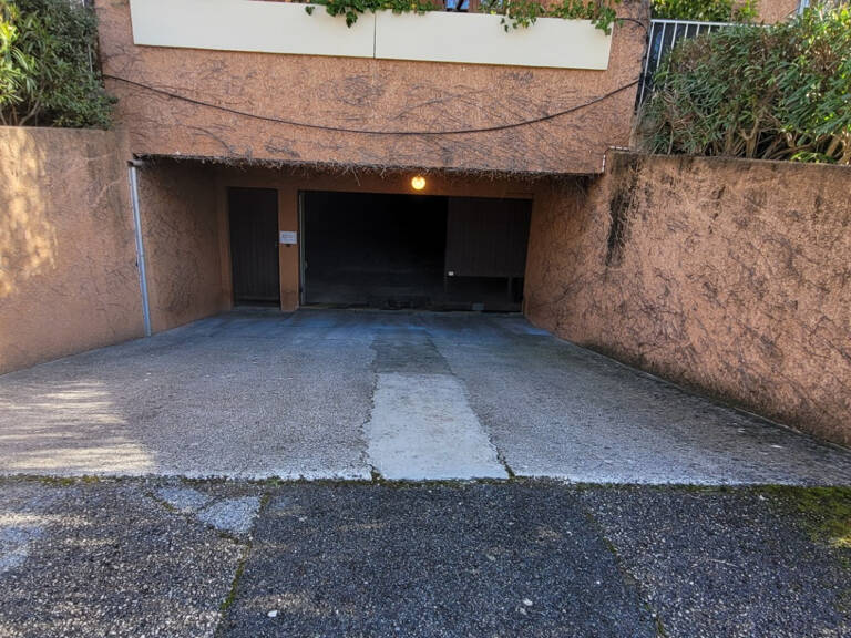 Garage fermé 18 m2 la Valette du Var — photo 1