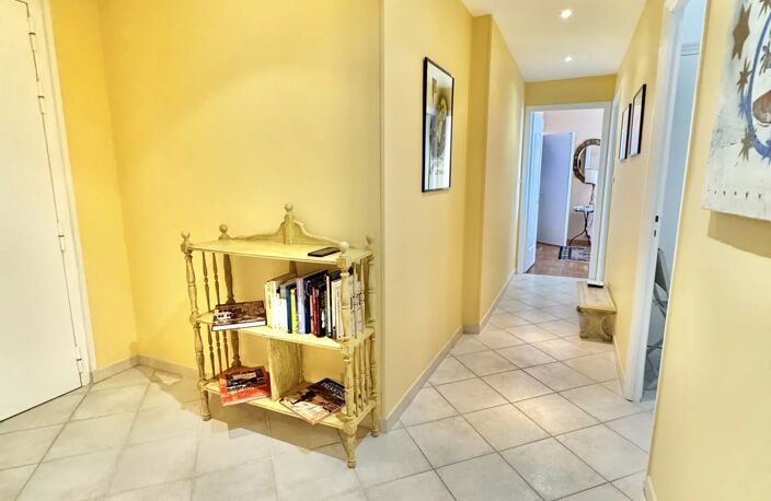 Chambre en colocation – 15 m² avec balcon & aperçu mer – Proche école de commerce EDHEC (77 Bd René Cassin 06200 Nice) — photo 2
