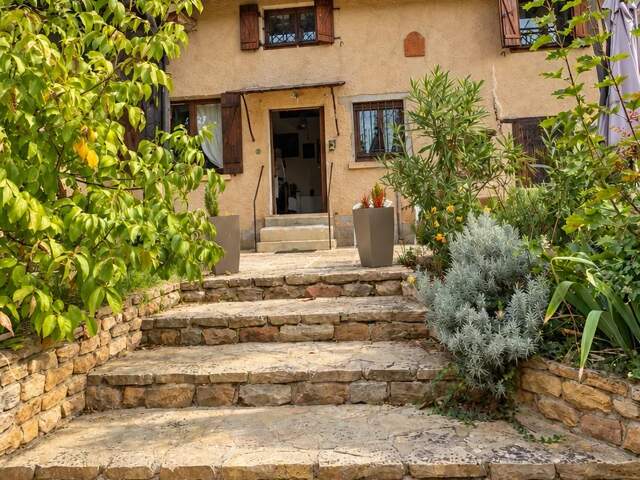 Maison ancienne rénovée — photo du bien