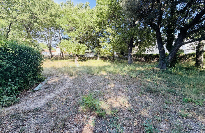 ÉGUILLES   TERRAIN À BÂTIR DE 1 089 M2   ENVIRONNEMENT RÉSID — photo 2