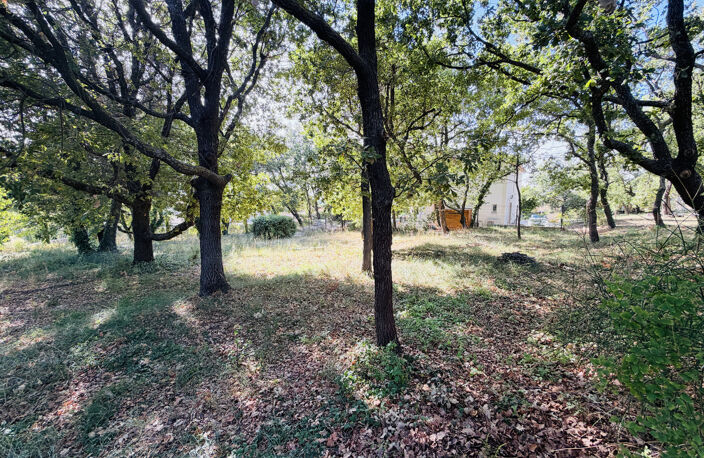 ÉGUILLES   TERRAIN À BÂTIR DE 1 089 M2   ENVIRONNEMENT RÉSID — photo 4