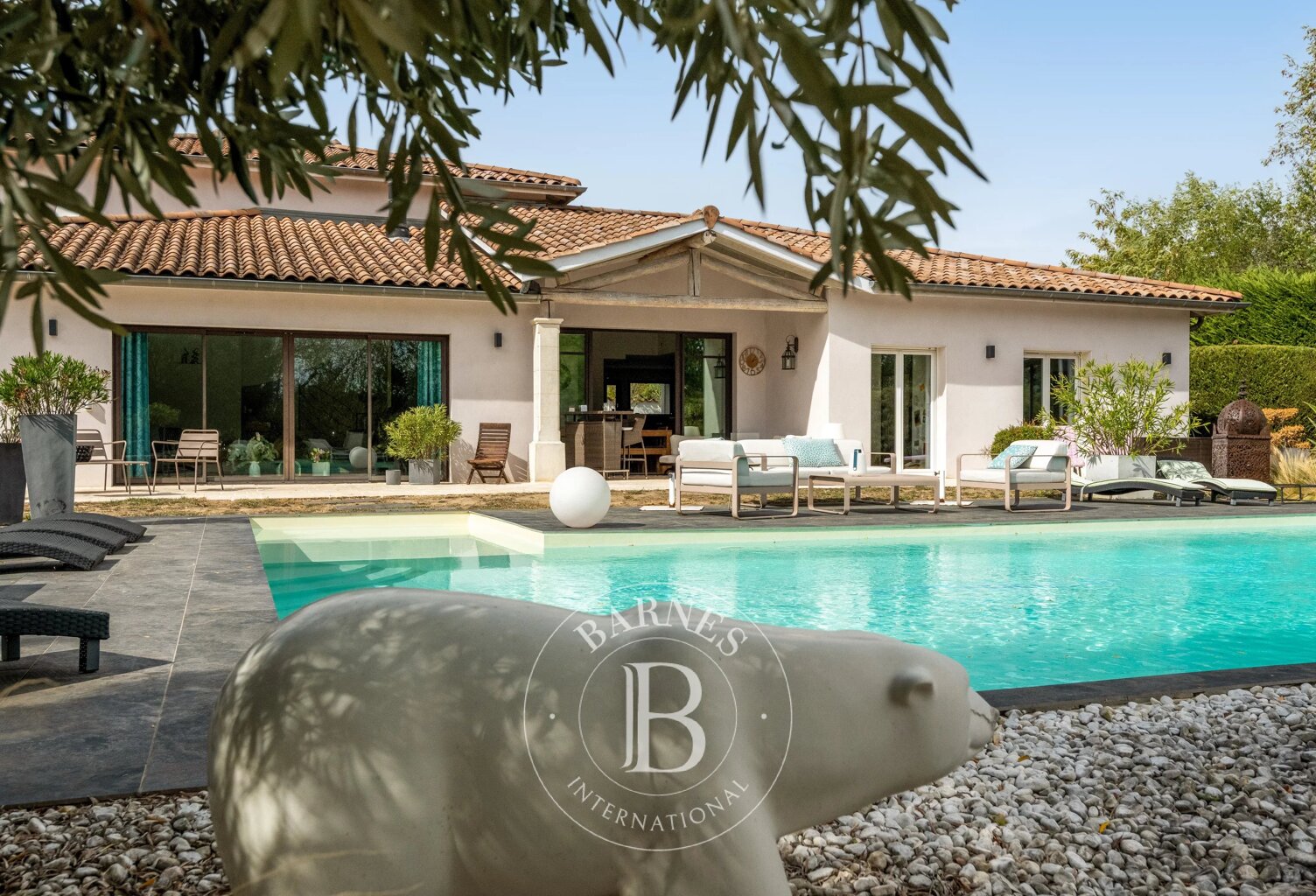 Sathonay Village - Maison de 290 m² - 5 chambres - piscine — photo 1