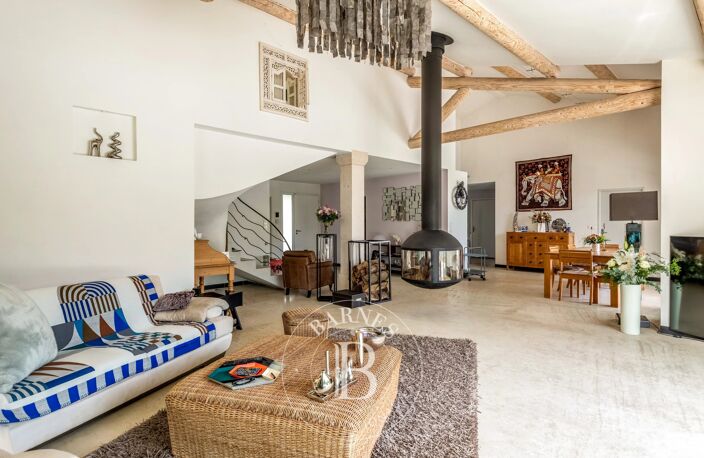 Sathonay Village - Maison de 290 m² - 5 chambres - piscine — photo 4