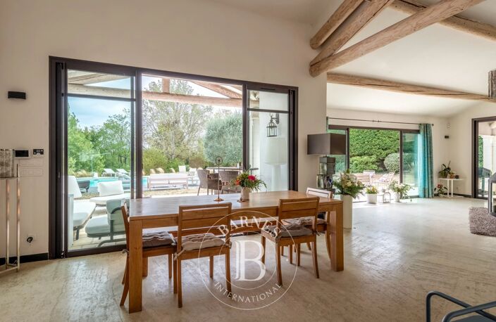 Sathonay Village - Maison de 290 m² - 5 chambres - piscine — photo 5