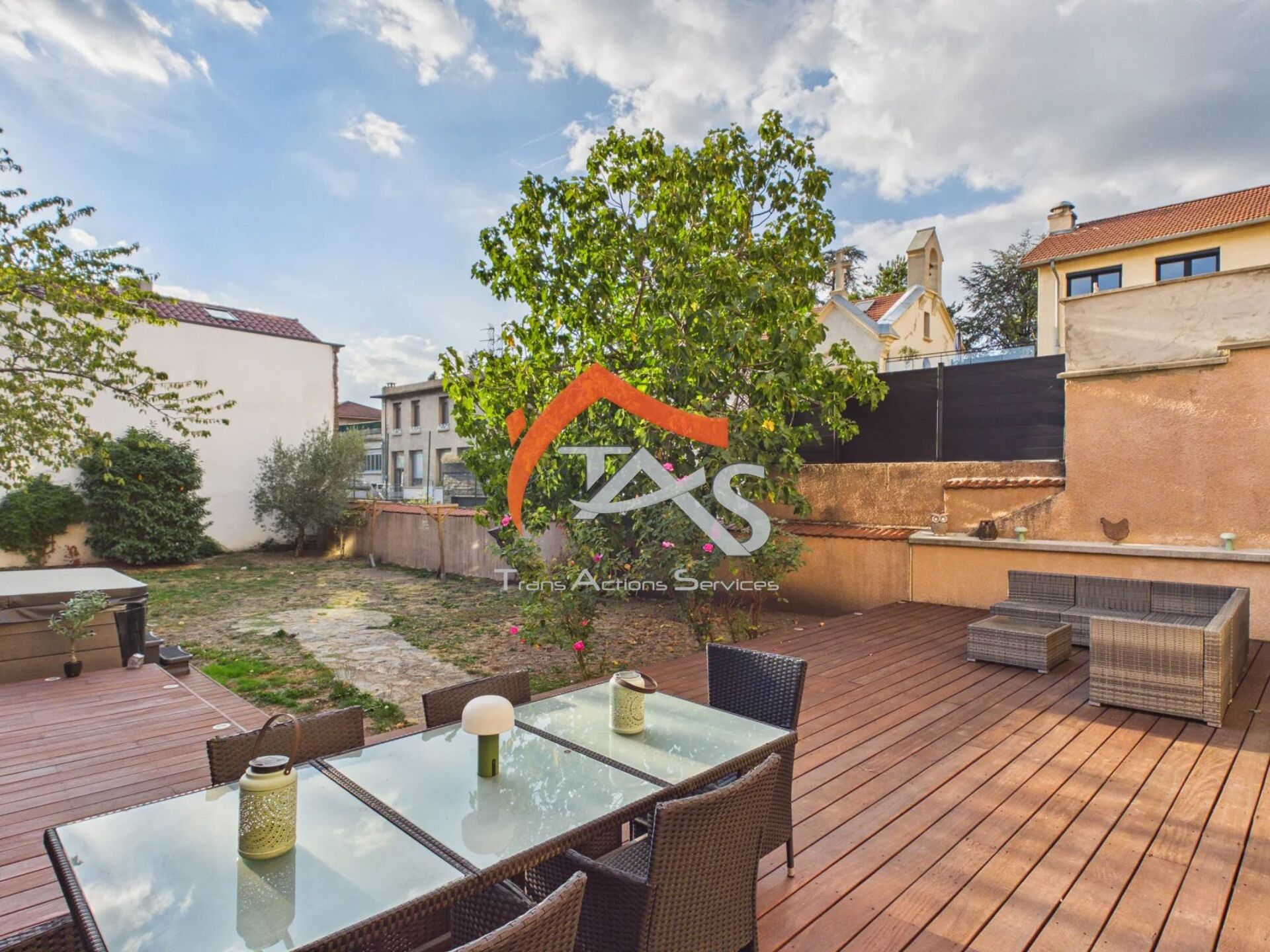 Appartement 6 pièces 181 m² · à Saint-Chamond · 181 m² · 259 000 €