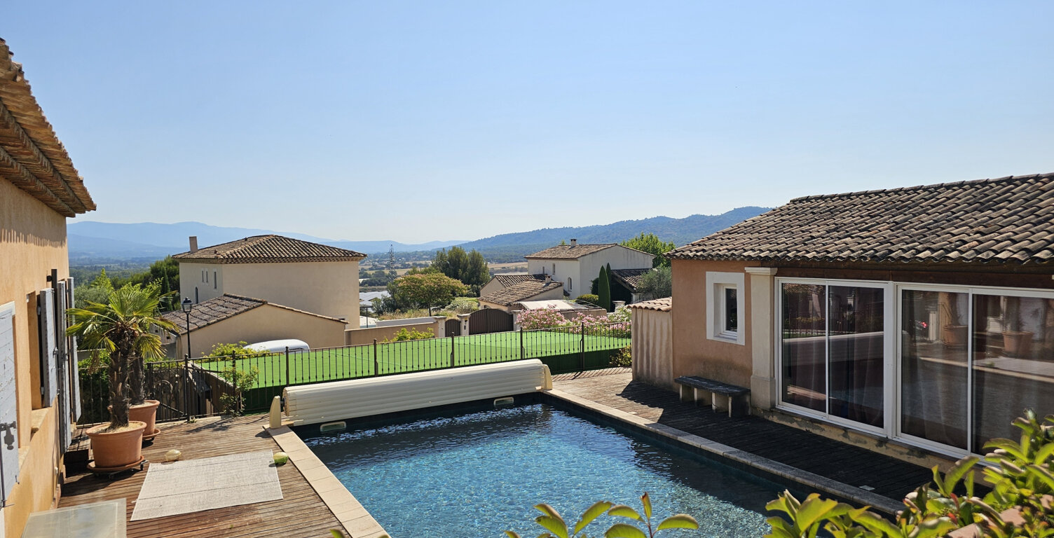 VILLA  ATTYPIQUE AU COEUR DU DOMAINE DE PONTROYAL — photo 1