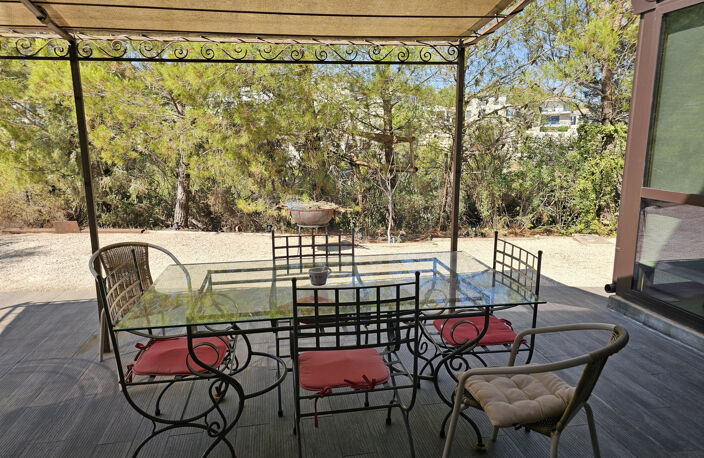 VILLA  ATTYPIQUE AU COEUR DU DOMAINE DE PONTROYAL — photo 3
