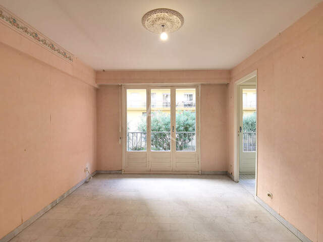 PROCHE GORBELLA : APPARTEMENT TYPE F1 AU 2EME ETAGE — photo du bien