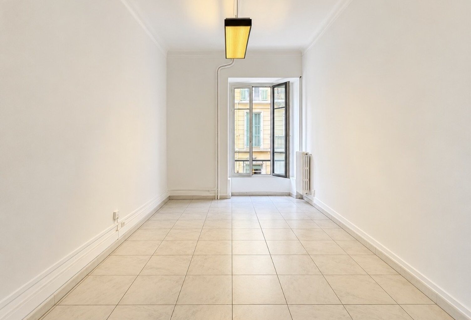 Local commercial — photo 1