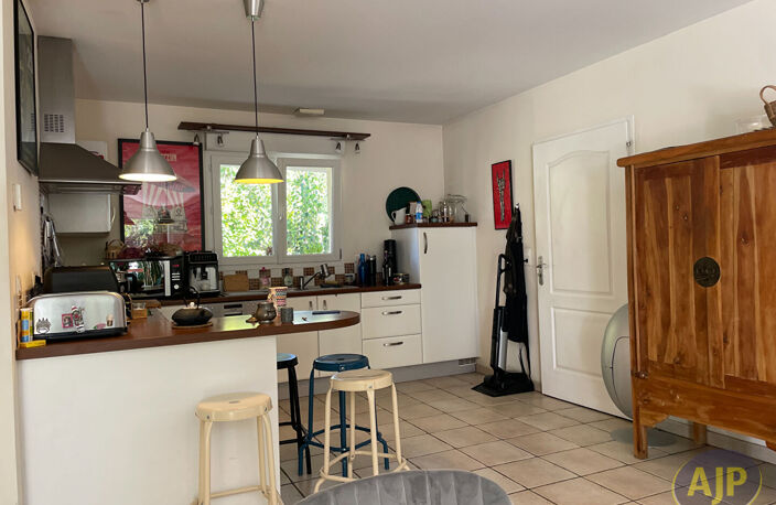 Maison Saintes 4 pièce(s) 92 m2 — photo 3