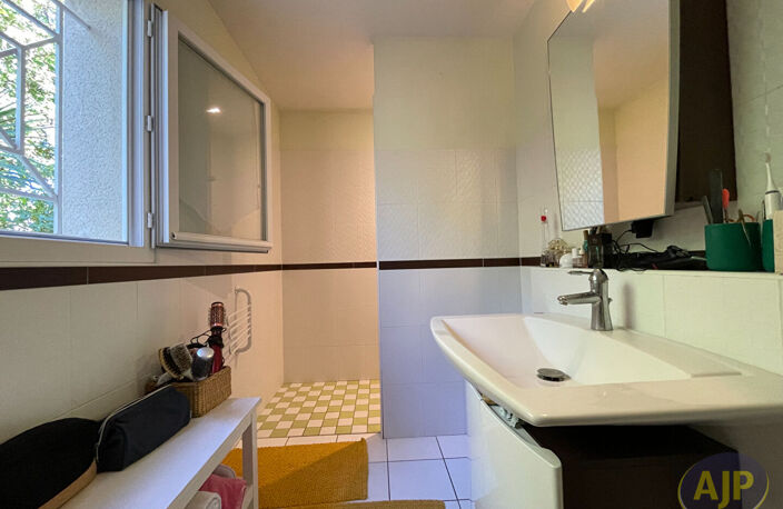 Maison Saintes 4 pièce(s) 92 m2 — photo 5