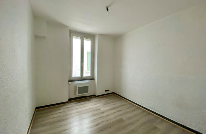 APPARTEMENT VOIRON - 1 pièce - 27,32 m² — photo 2