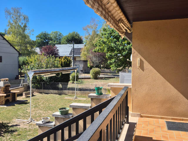 Maison de Type 5, 98 m², garage, terrain de 685 m², ESPALION — photo du bien