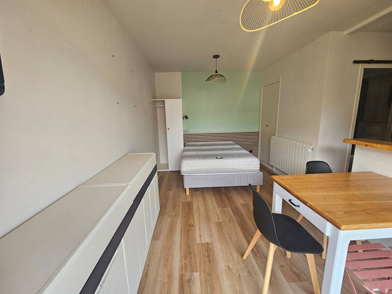 Appartement Meublé Saint-Geniez d'Olt et d'Aubrac 1 pièce 21.76 m² — photo 1