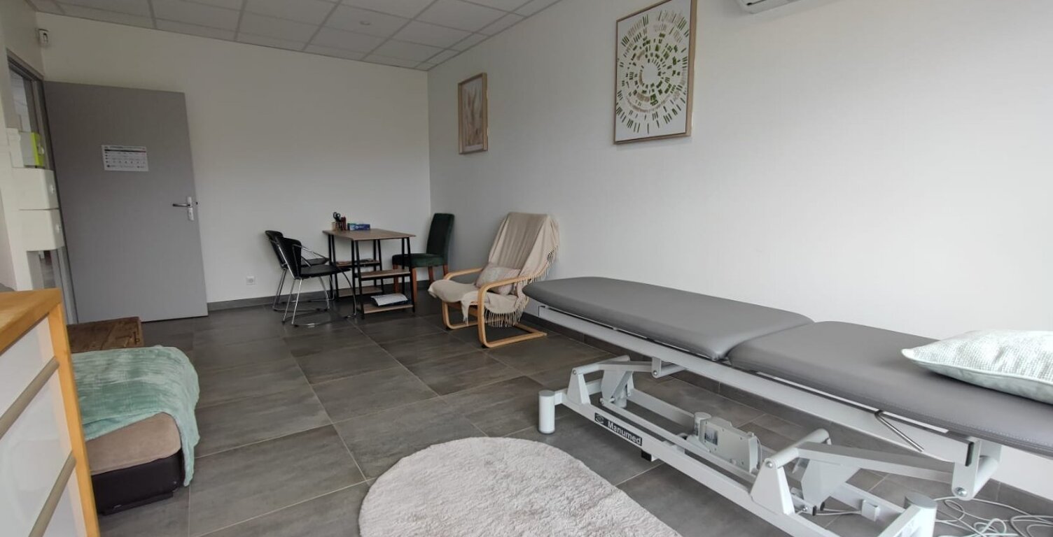 Location commerce  18 m² à Saint-Jean-de-Verges (09000) — photo 1