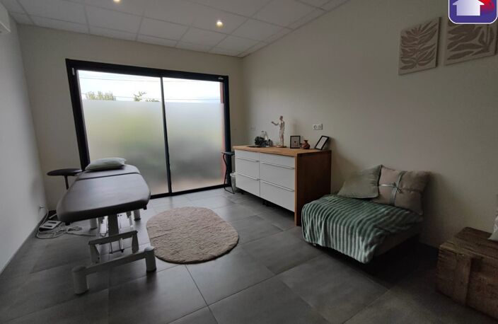 Location commerce  18 m² à Saint-Jean-de-Verges (09000) — photo 4