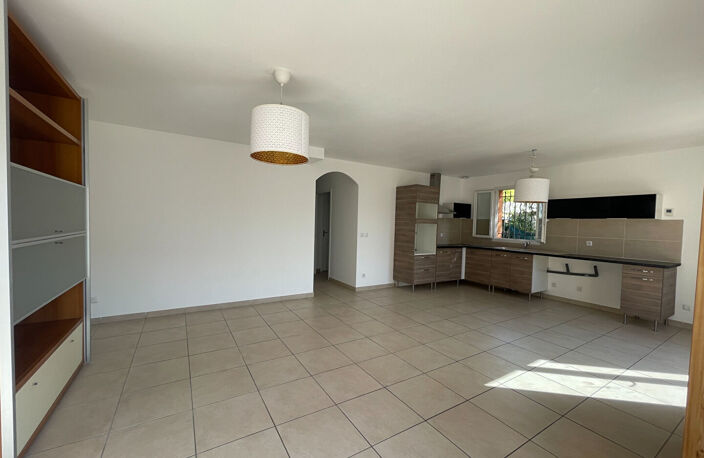 À louer - Maison T4 de plain-pied de 82 m² avec jardin — photo 2