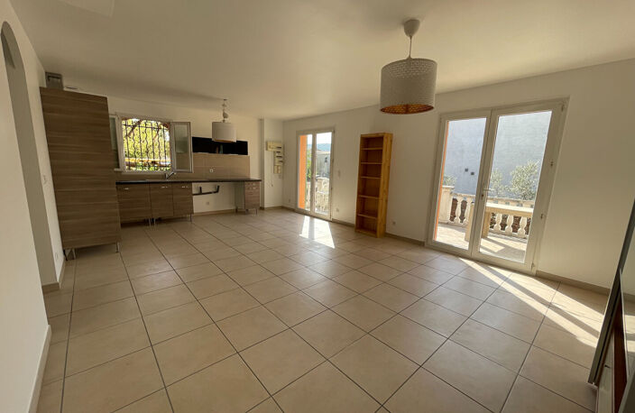 À louer - Maison T4 de plain-pied de 82 m² avec jardin — photo 4
