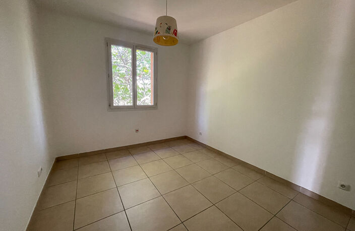 À louer - Maison T4 de plain-pied de 82 m² avec jardin — photo 5